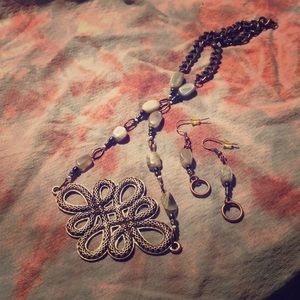 Handmade necklaces earrings & bracelets ❤️